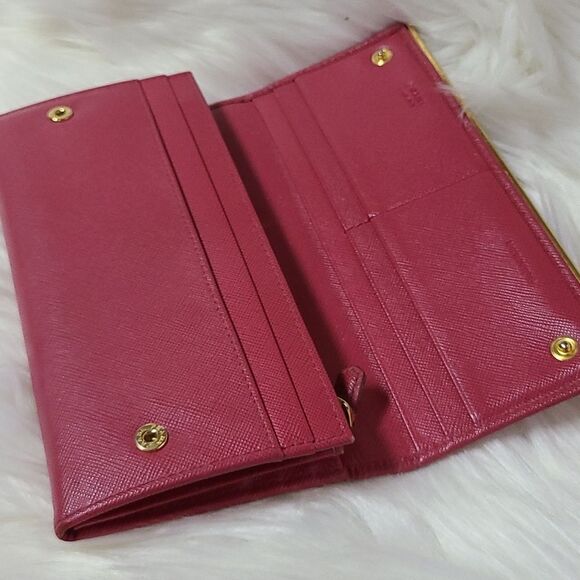 💯 Authentic Prada Safiano Long Wallet 🍀 - Picture 7 of 15